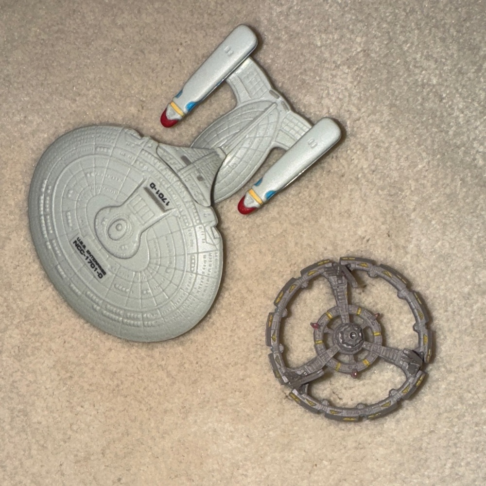 Star Trek Ships - 2pcs